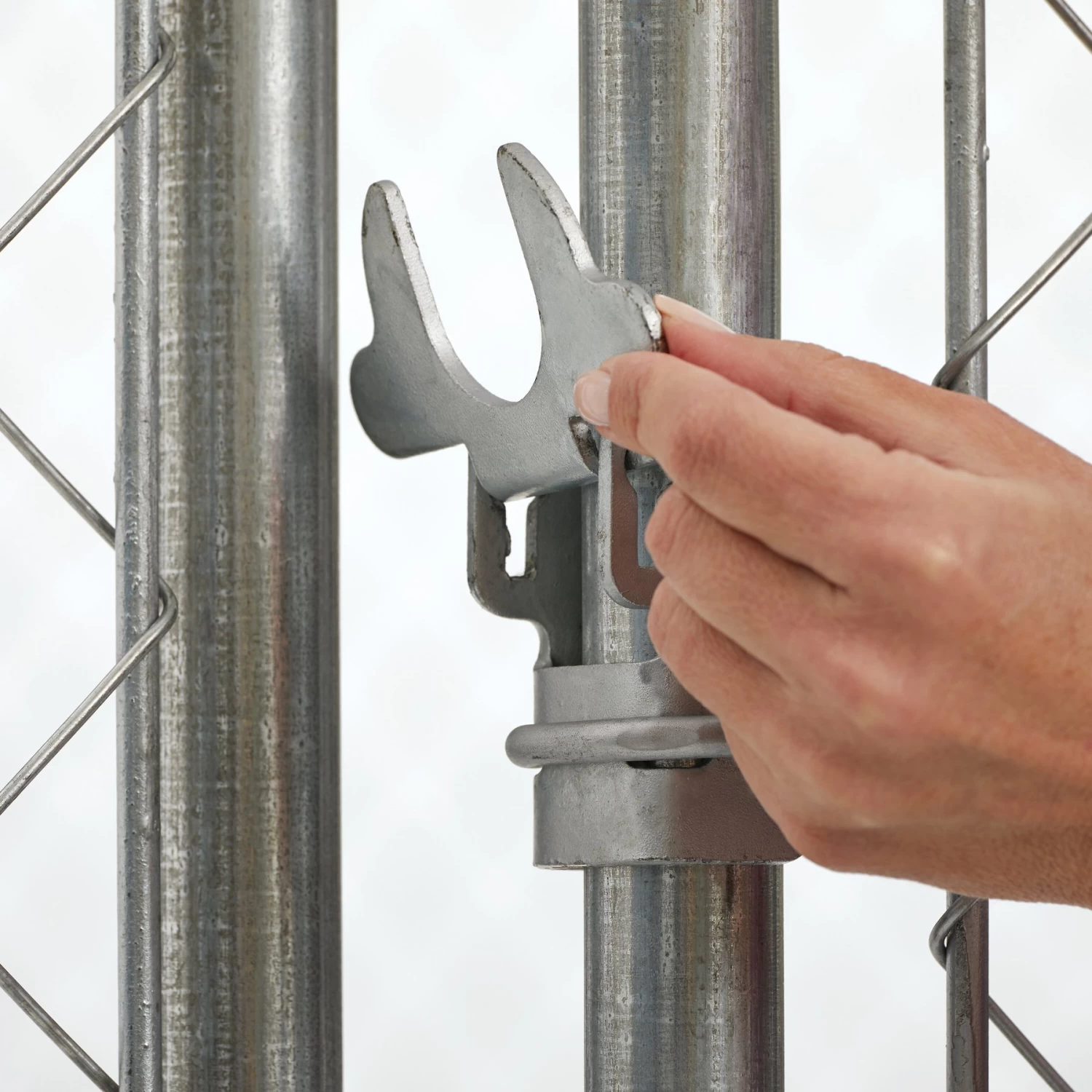 MidWest K9 Steel Chain Link Portable Outdoor Dog Kennel - Image 5