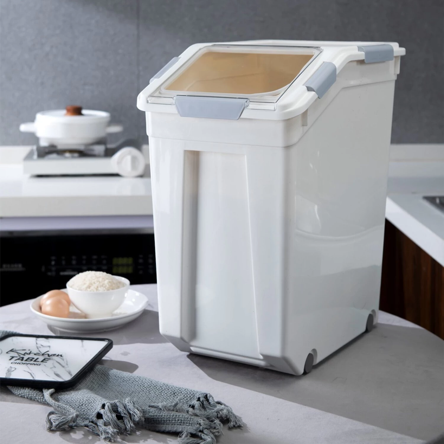 Hanamya Pet Food Storage Container With Measuring Cup, White & Gray