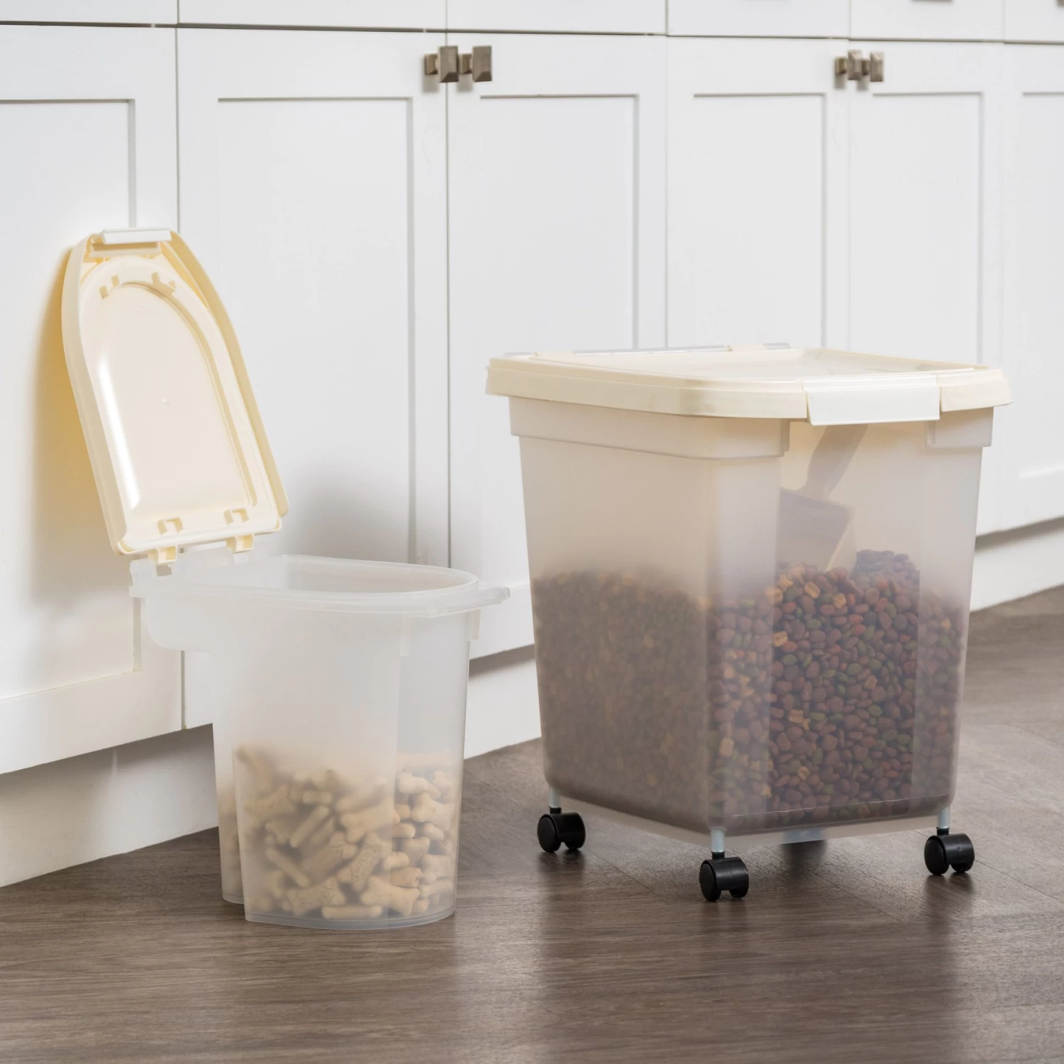 IRIS WeatherPro Airtight 3-Piece Food Storage Container - Image 3